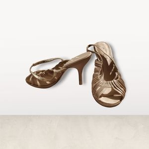 Nina Satin Creme Peep-Toe Pump size 9